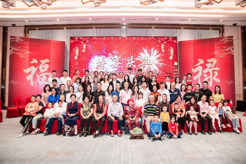 陈群笑一家人（受访者供）(3220062)-20230829153922.jpg