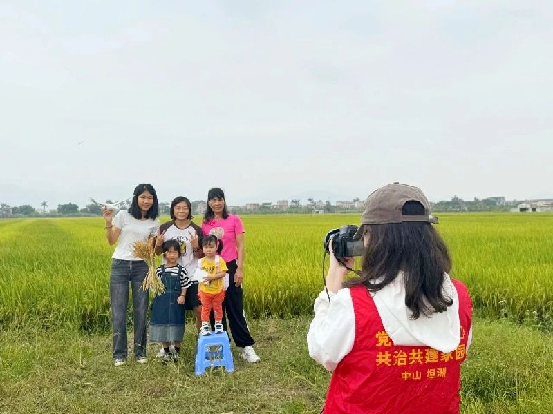 “百千万”张笑脸1.jpg